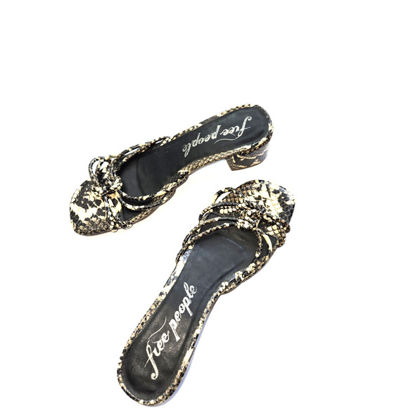 Free‎ People Petra Size 36 US 6 Slip On Heel Sandals Strappy Python Snake Print - Picture 10 of 10